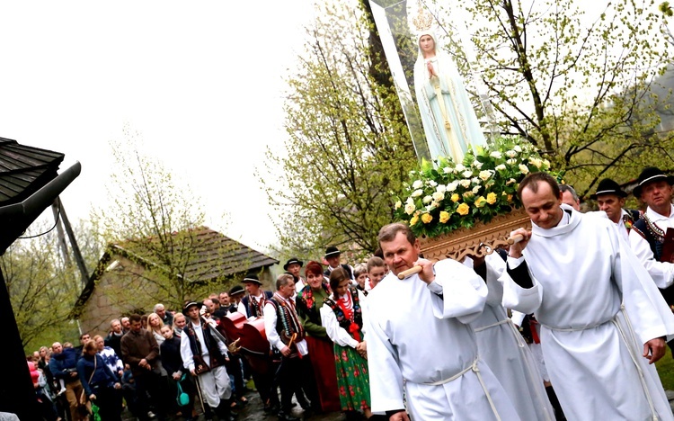 MB Fatimska nawiedza rodziny w Szyku