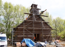 Odbudowa kościoła z Bobrka