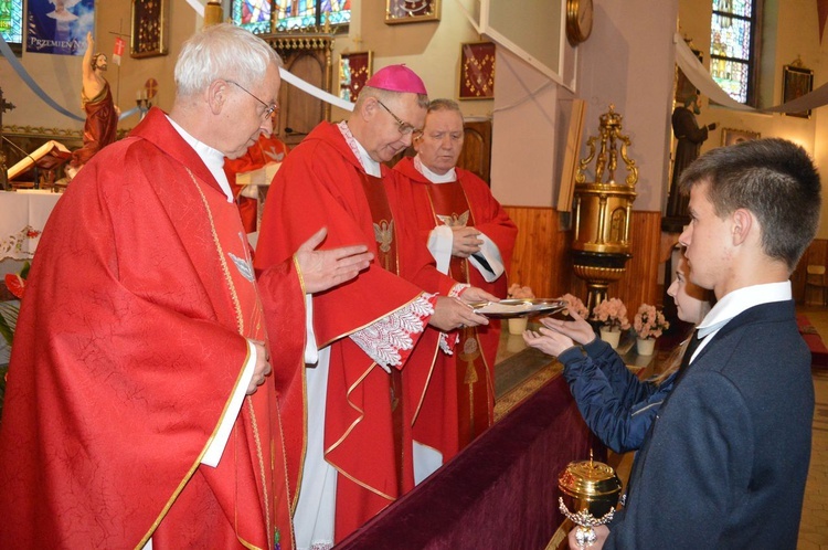 Relikwie bł. ks. Władysława Bukowińskiego w Budzowie