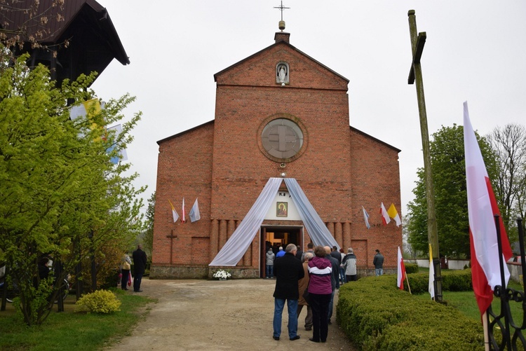 Powitanie ikony MB Częstochowskiej w Miłonicach