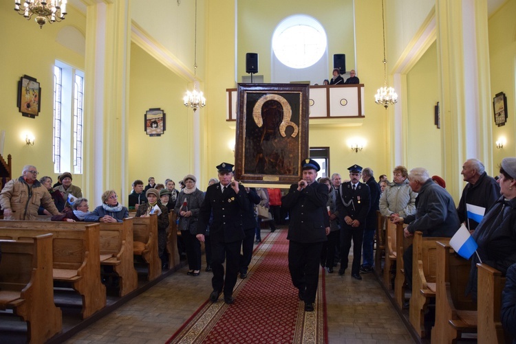 Powitanie ikony MB Częstochowskiej w Miłonicach