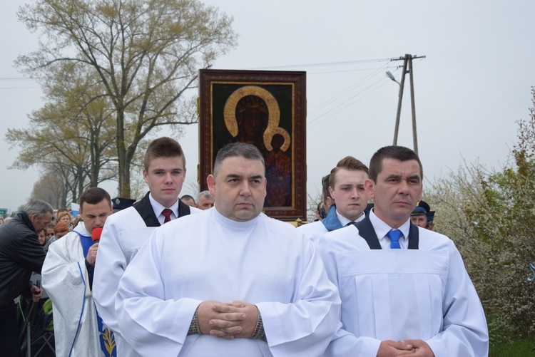 Powitanie ikony MB Częstochowskiej w Miłonicach