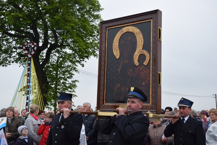 Powitanie ikony MB Częstochowskiej w Miłonicach