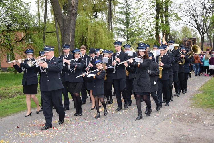 Powitanie ikony MB Częstochowskiej w Ostrowach