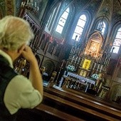 ▲	Od 1 maja  do 31 października można uzyskać odpust zupełny, nawiedzając sanktuarium Najświętszej Maryi Panny.