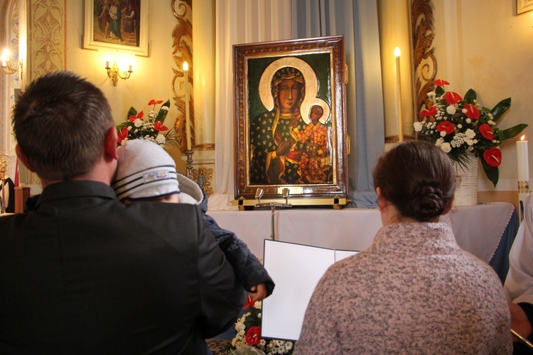 Powitanie ikony MB Częstochowskiej w Dąbrowicach