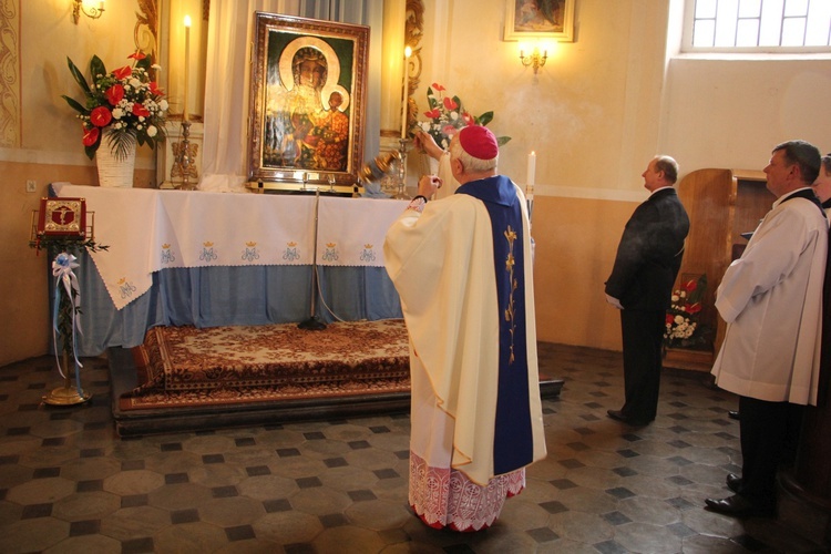 Powitanie ikony MB Częstochowskiej w Dąbrowicach