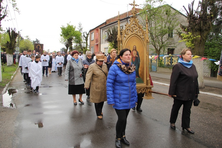 Powitanie ikony MB Częstochowskiej w Dąbrowicach