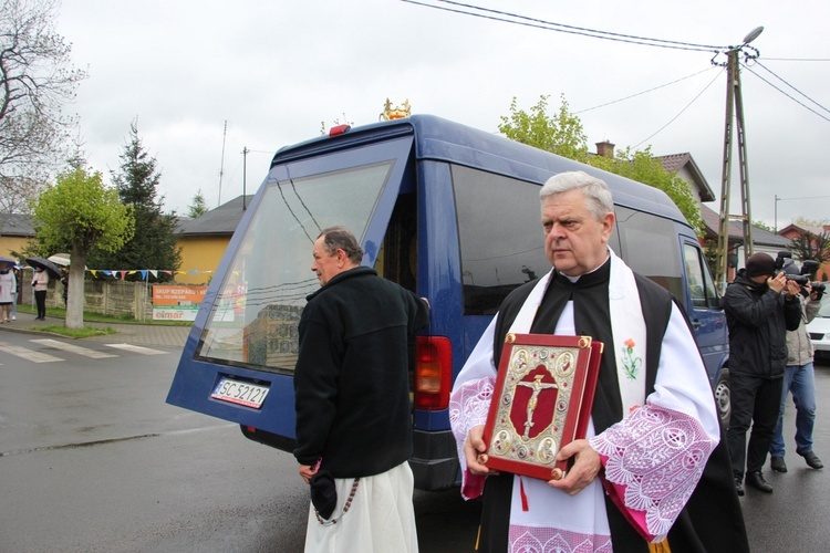 Powitanie ikony MB Częstochowskiej w Dąbrowicach