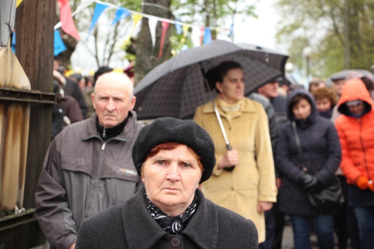 Powitanie ikony MB Częstochowskiej w Dąbrowicach