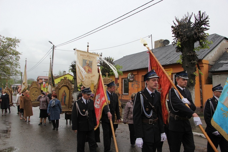 Powitanie ikony MB Częstochowskiej w Dąbrowicach