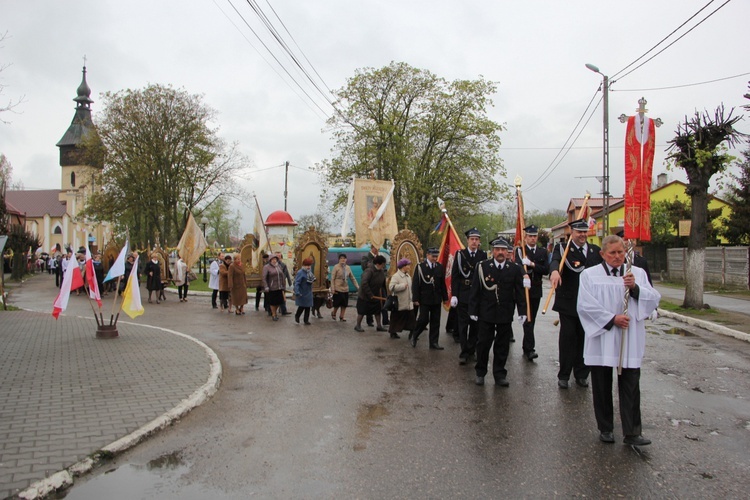 Powitanie ikony MB Częstochowskiej w Dąbrowicach