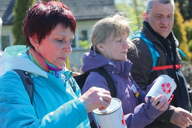 W drodze nie zaniedbali okazać miłosierdzia  wobec kęckich sióstr.