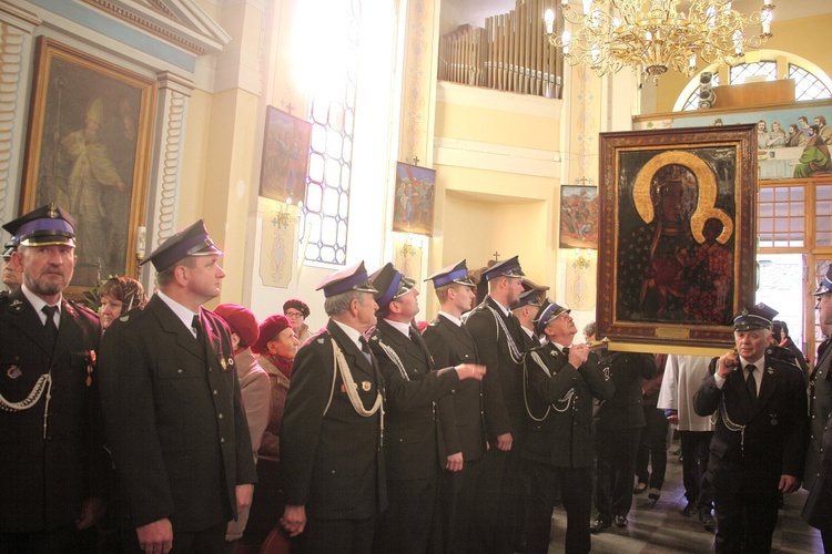 Powitanie ikony MB Częstochowskiej w Dzierzbicach