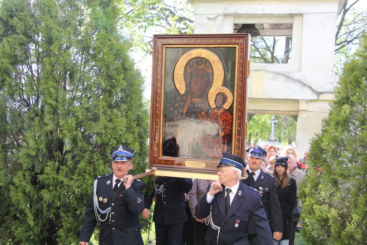 Powitanie ikony MB Częstochowskiej w Dzierzbicach