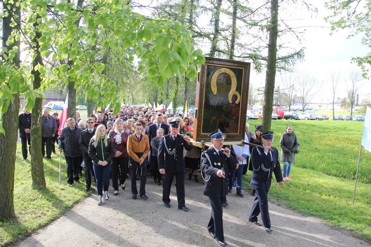 Powitanie ikony MB Częstochowskiej w Dzierzbicach