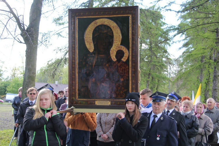 Powitanie ikony MB Częstochowskiej w Dzierzbicach