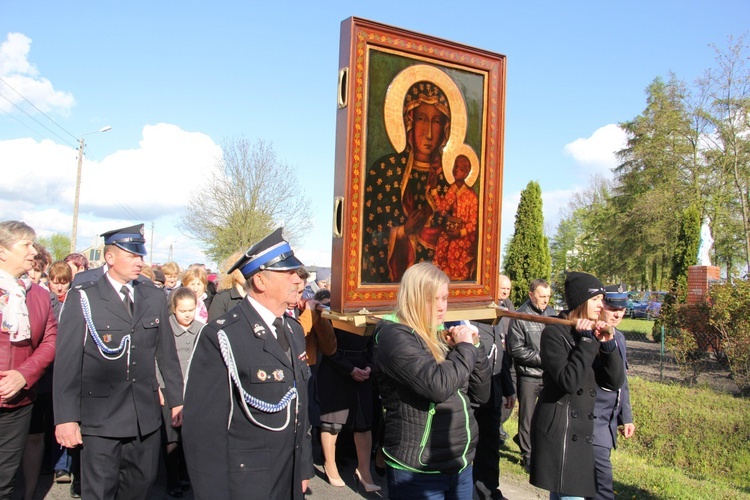 Powitanie ikony MB Częstochowskiej w Dzierzbicach