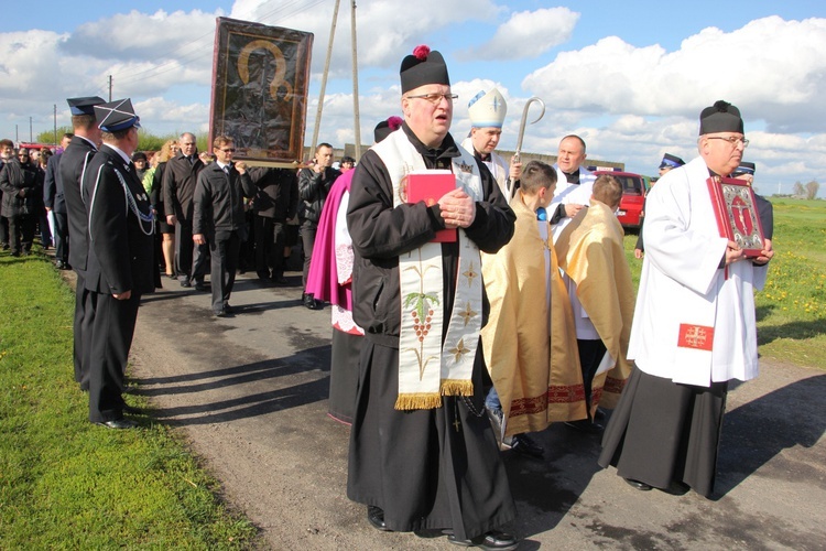 Powitanie ikony MB Częstochowskiej w Dzierzbicach