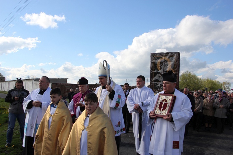 Powitanie ikony MB Częstochowskiej w Dzierzbicach