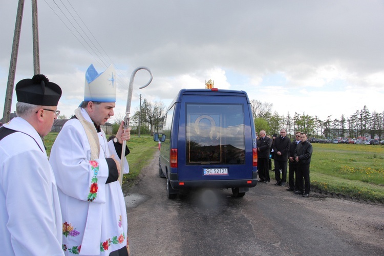 Powitanie ikony MB Częstochowskiej w Dzierzbicach