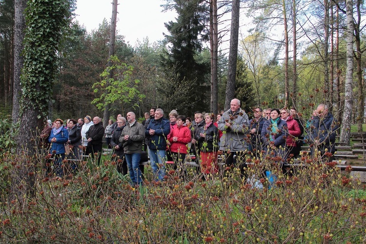 Ks. Pawlukiewicz na Górze Polanowskiej