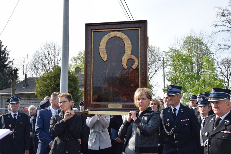 Powitanie ikony MB Częstochowskiej w parafii Sobótka