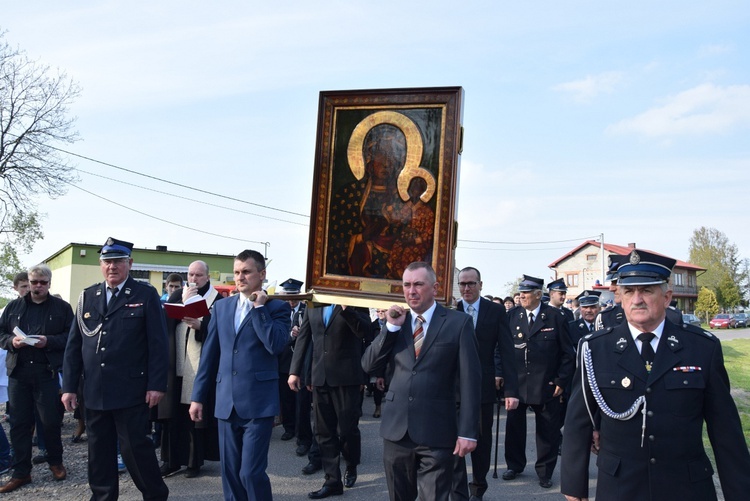 Powitanie ikony MB Częstochowskiej w parafii Sobótka