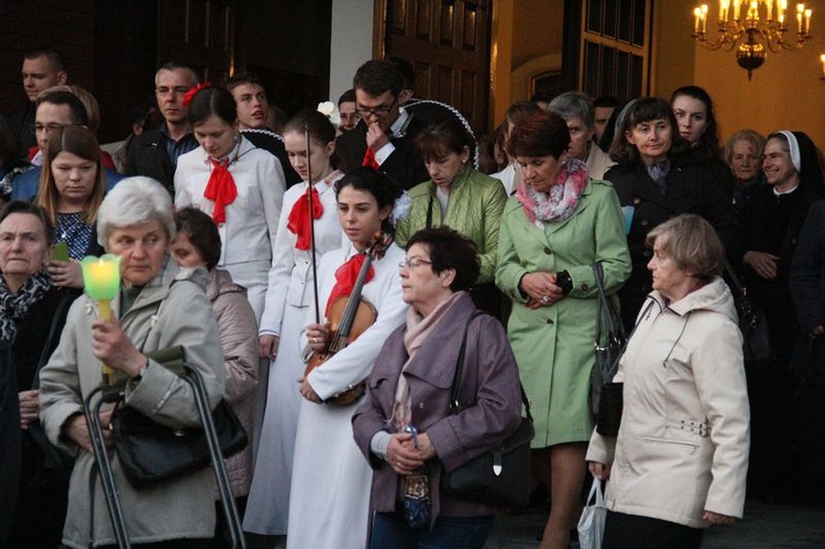 100.rocznica objawień fatimskich w parafii Matki Bożej Fatimskiej w Lublinie