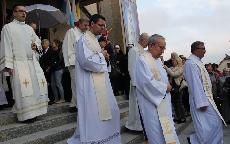 Komorowice Obszary - zawierzenie diecezji Sercu Maryi - cz. 1