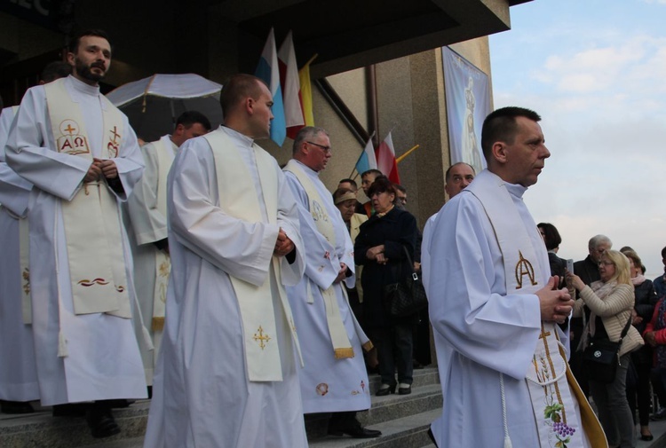 Komorowice Obszary - zawierzenie diecezji Sercu Maryi - cz. 1