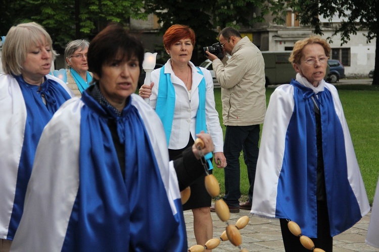 Nabożństwo fatimskie i instalacja relikwii św. Hiacynty i św. Franciszka