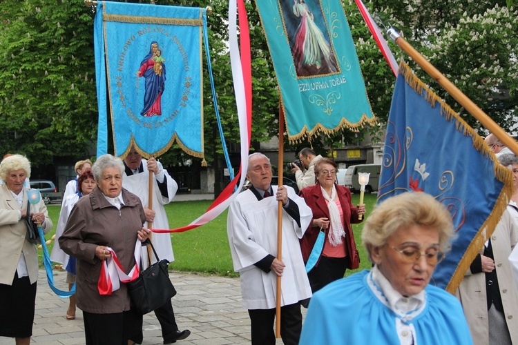 Nabożństwo fatimskie i instalacja relikwii św. Hiacynty i św. Franciszka