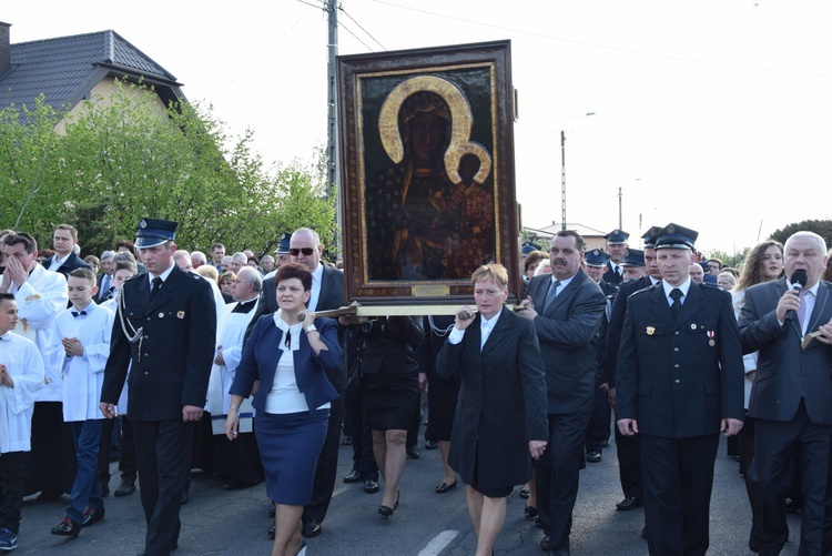 Powitanie ikony MB Częstochowskiej w Topoli Królewskiej