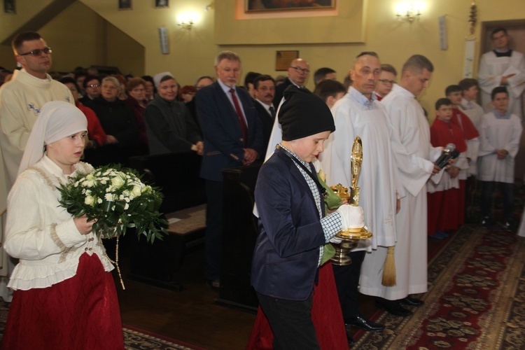 Nabożeństwo Fatimskie w parafii Jezusa Chrystusa Króla Wszechświata w Rawie Maz. 