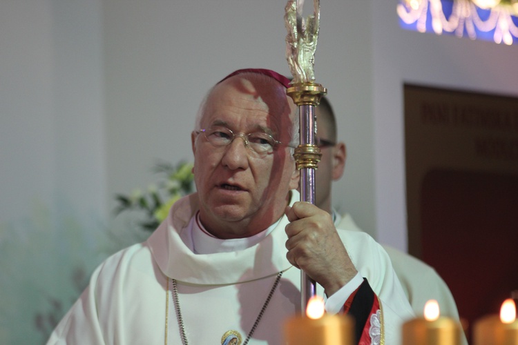 Nabożeństwo Fatimskie w parafii Jezusa Chrystusa Króla Wszechświata w Rawie Maz. 