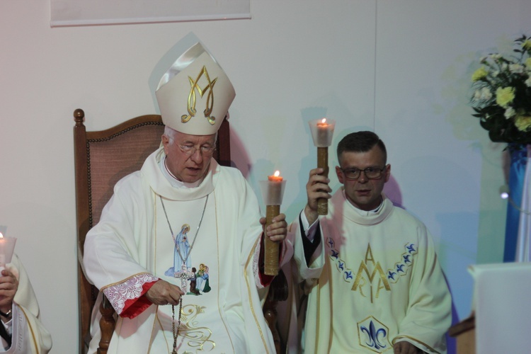 Nabożeństwo Fatimskie w parafii Jezusa Chrystusa Króla Wszechświata w Rawie Maz. 