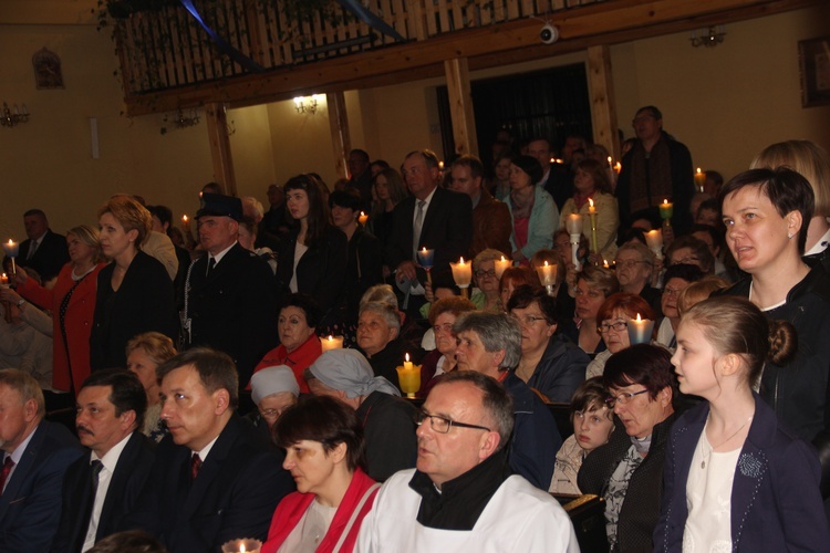 Nabożeństwo Fatimskie w parafii Jezusa Chrystusa Króla Wszechświata w Rawie Maz. 