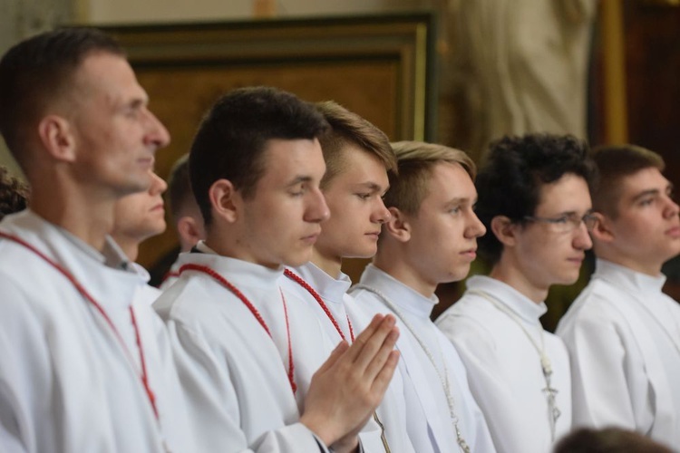 I komunii św. w Strzegomiu udzielił kardynał