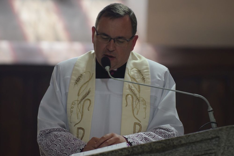 I komunii św. w Strzegomiu udzielił kardynał