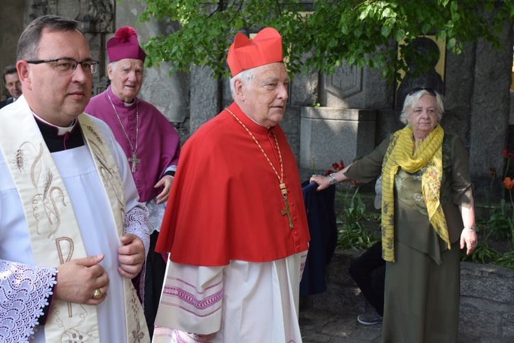 I komunii św. w Strzegomiu udzielił kardynał