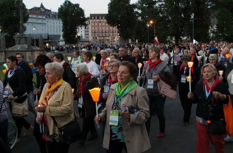 Pożegnalna procesja maryjna