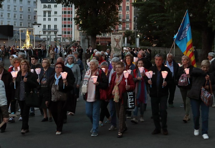 Pożegnalna procesja maryjna