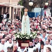 Procesja była wielką manifestacją wiary i zaufania do Boga i Maryi.