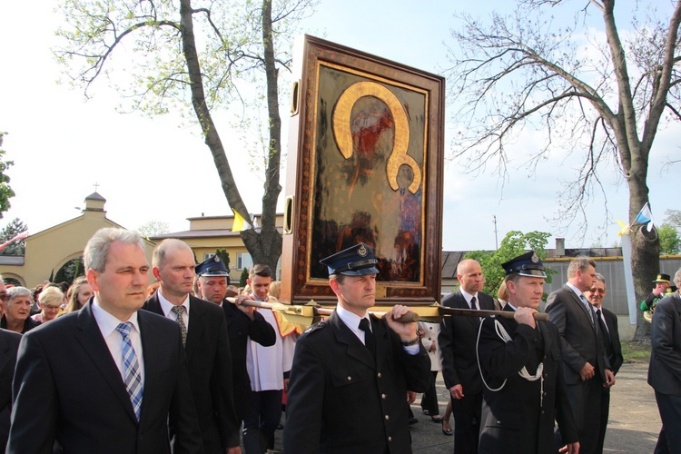 Powitanie ikony MB Częstochowskiej w Błoniu