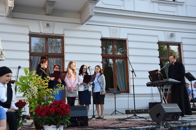 Festiwal Pieśni Maryjnej w Szymanowie