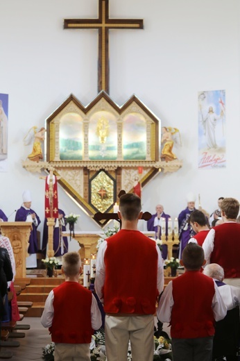 Pogrzeb śp. ks. kan. Borysa Kroczka na Trzycatku