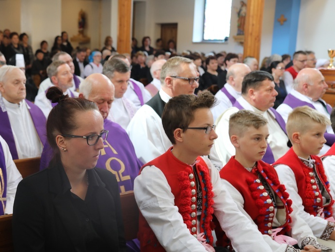 Pogrzeb śp. ks. kan. Borysa Kroczka na Trzycatku