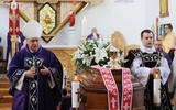 Liturgii pogrzebowej przewodniczył bp Piotr Greger.