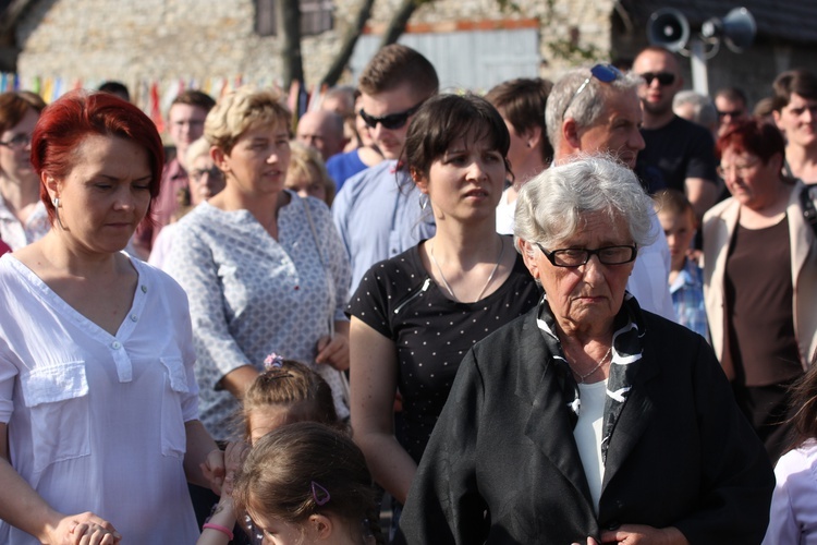 Powitanie ikony MB Częstochowskiej w Leźnicy Małej